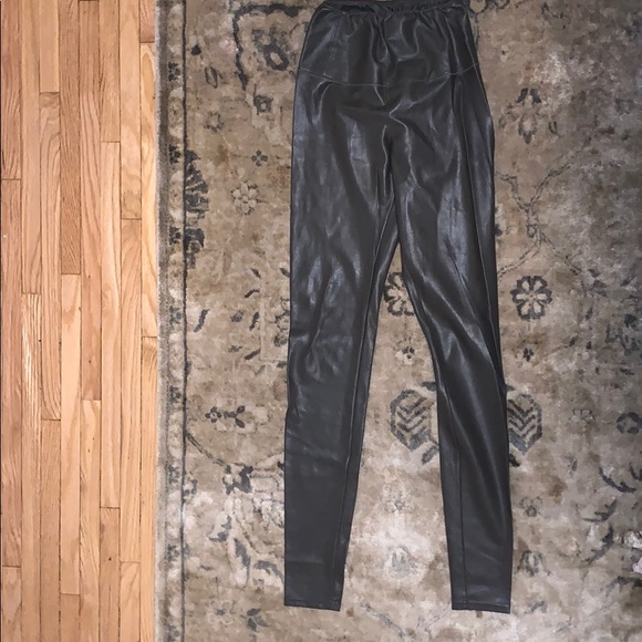 Aritzia Daria Pant - Picture 2 of 3